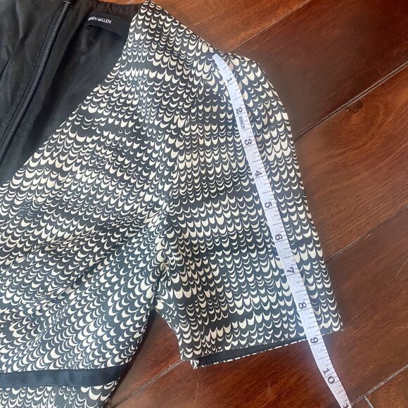 Karen Millen Abstract Print V-Neck Pencil Satin Dress with Silk Detailing Size 2 - Picture 15 of 16